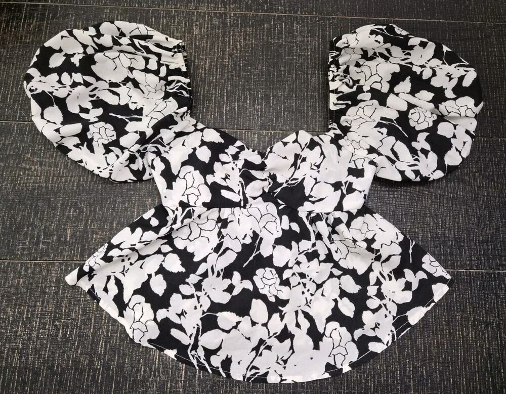 Size Small Shein Puff Sleeve Black And White Leaf Floral Tie Back Flare Crop Top